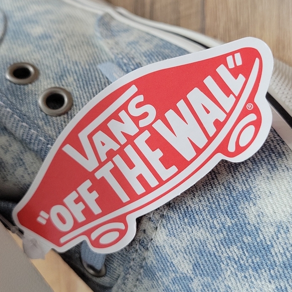 Van's Authentic Brand new. - Picture 3 of 10